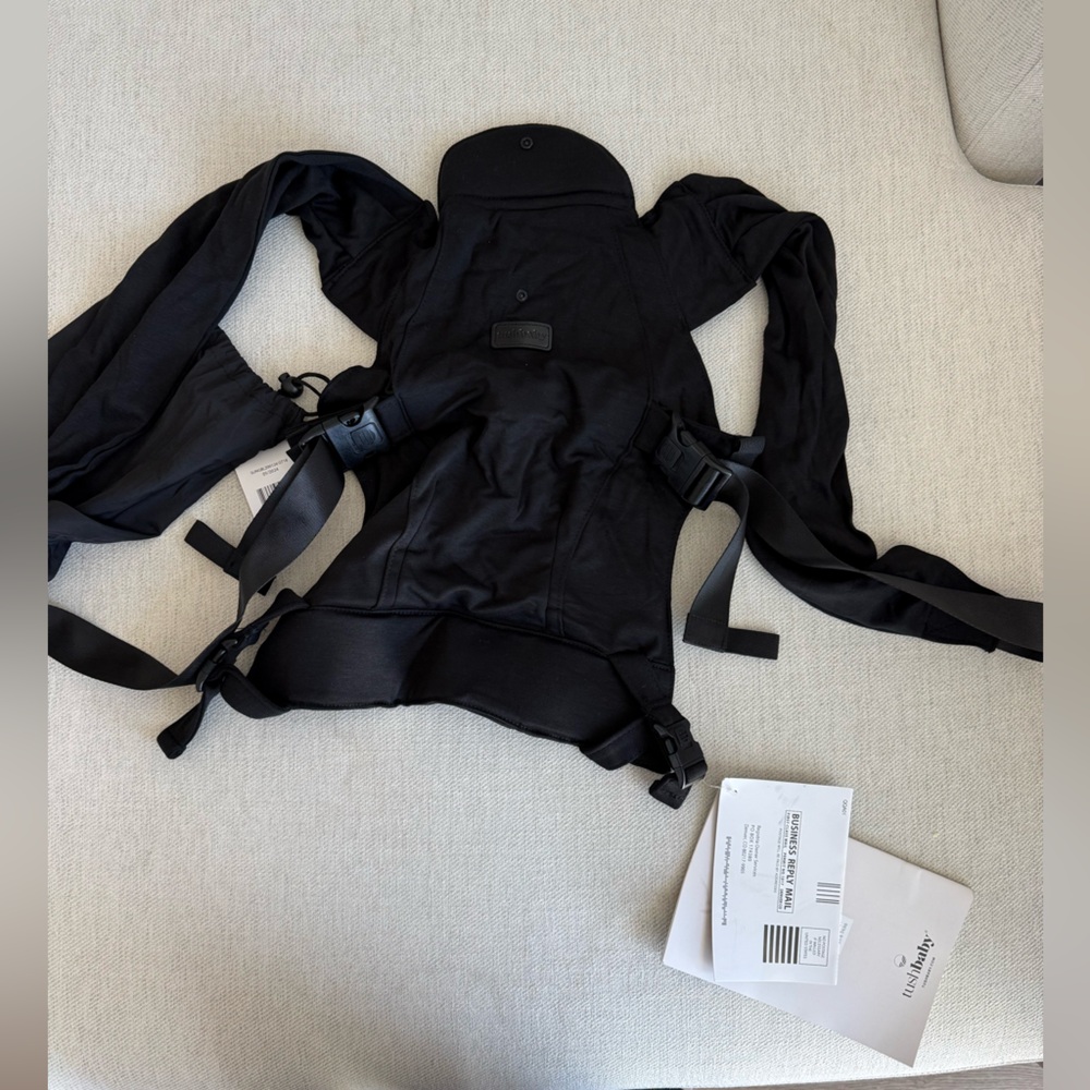 Black Tushbaby snug attachment
